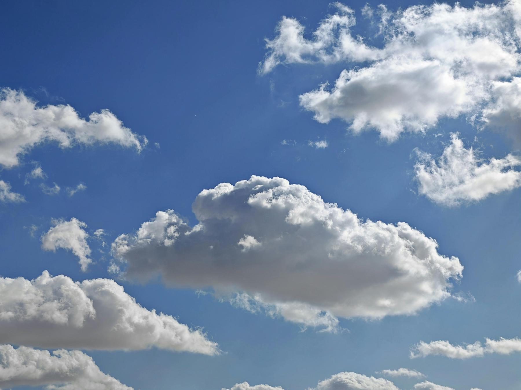 Sch&ouml;ne Wolken am Himmel
