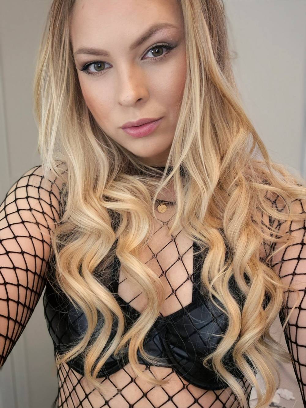 Alena (2) - Warum ihre benutzten Kondome gefragt sind