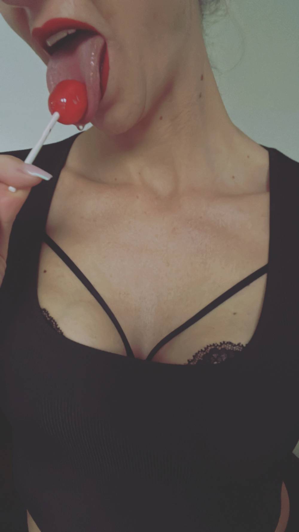 Helena - bedient den Crush- Fetisch