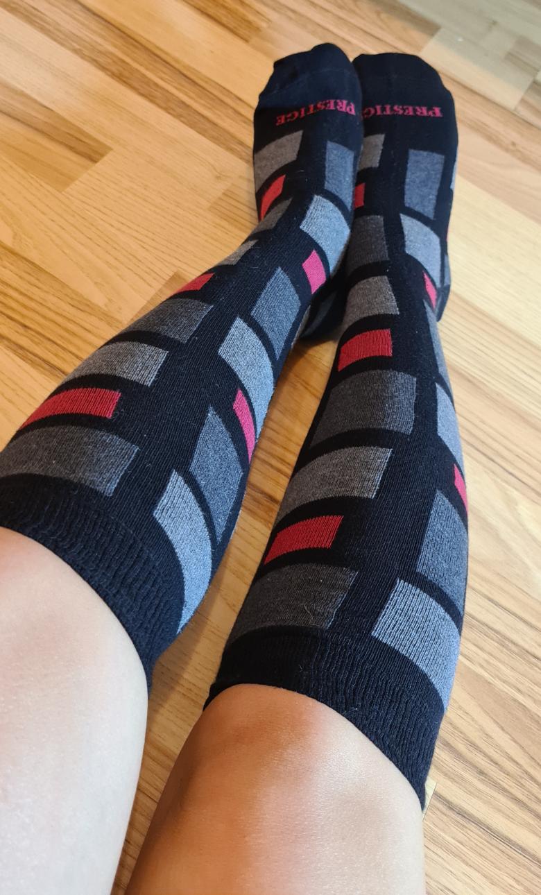 2-farbige Knistrümpfe