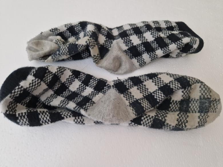 Getragene karierte Socken 37