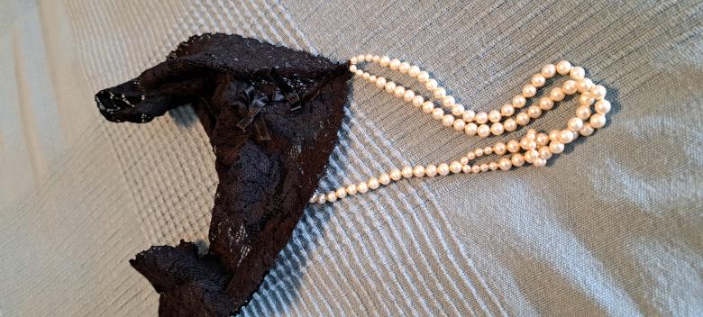 Edler schwarzer Bracli - Perlen - Tanga