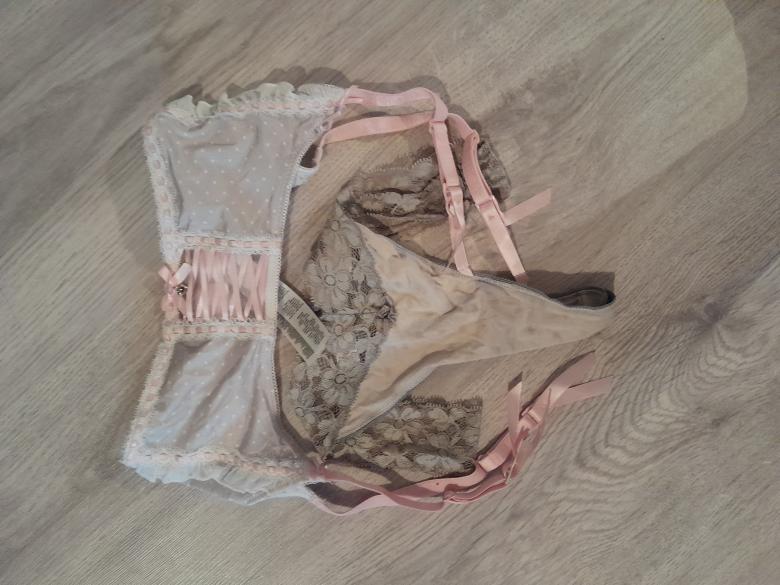 Halter mit Slip. STRAPSEn