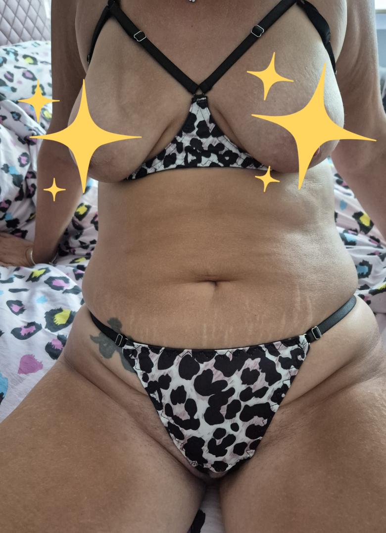 Erotik-Set mit G-String in Leo Style