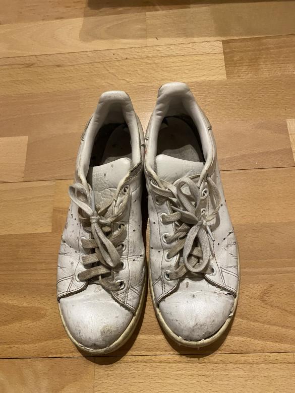 Dreckige getragene Schuhe 😛