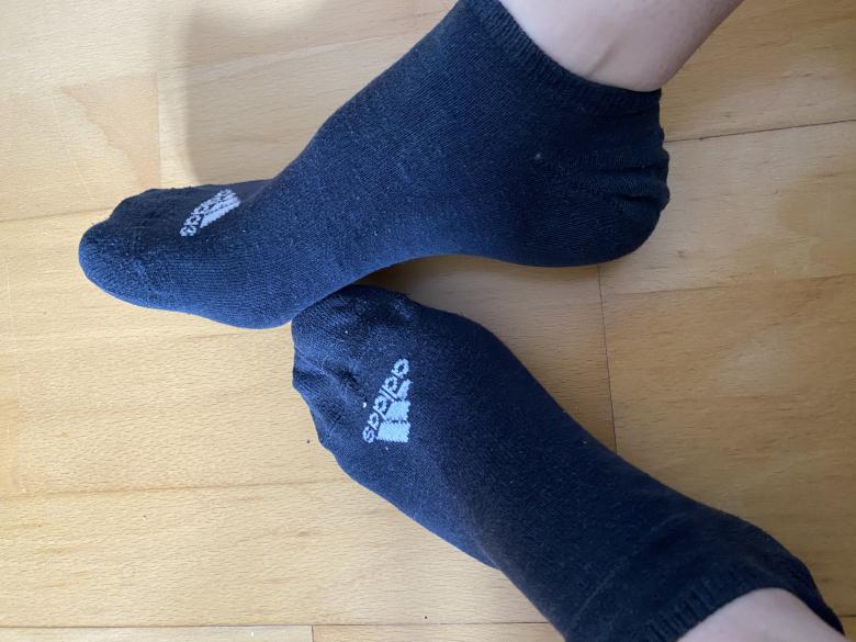 Schwarze Adidas Socken Produktbild