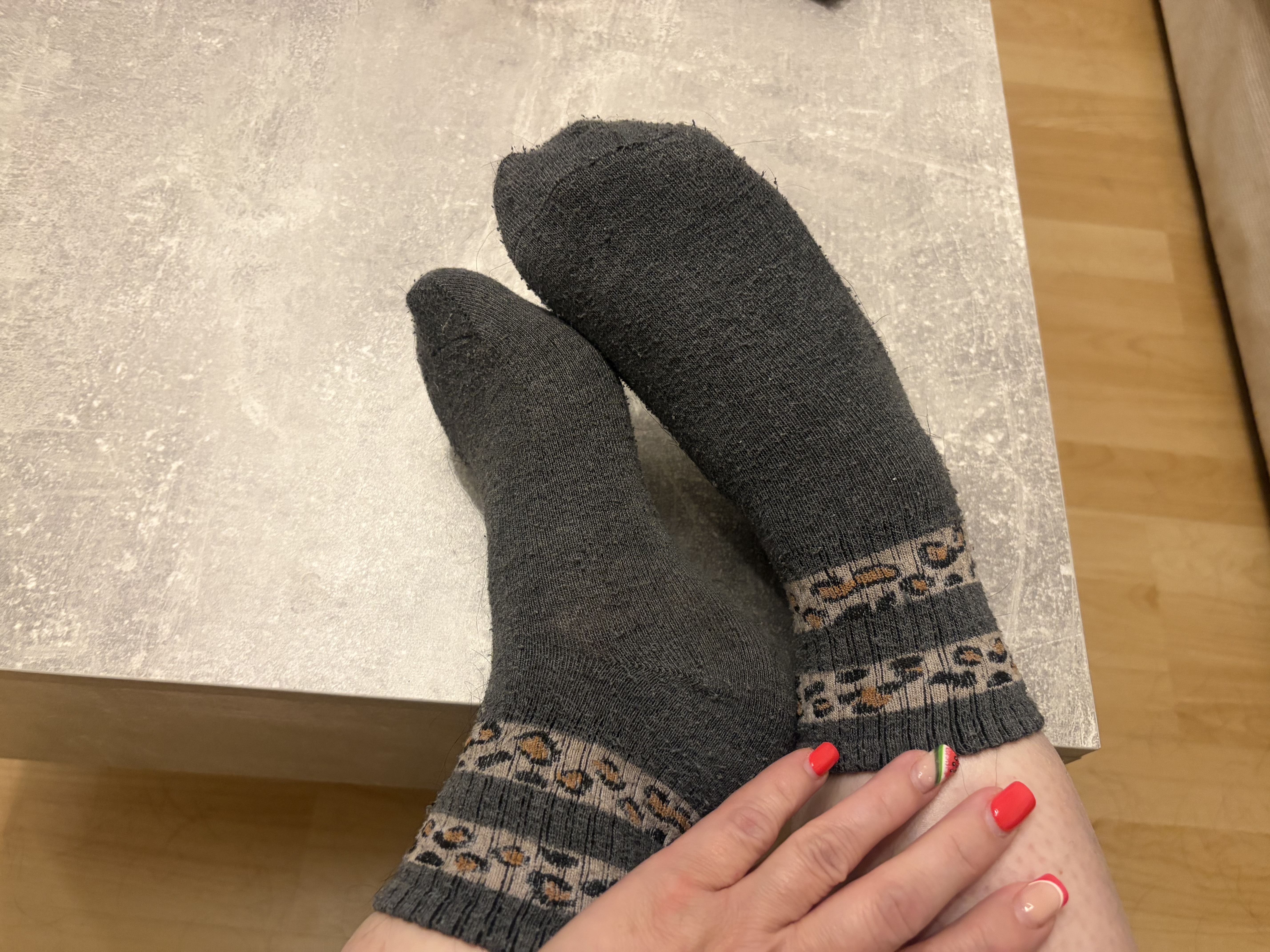 Socken mit Leo-Muster