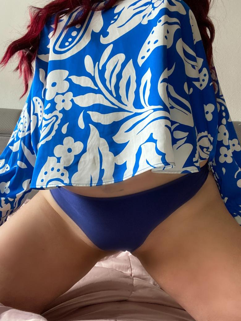 Süßer blauer String