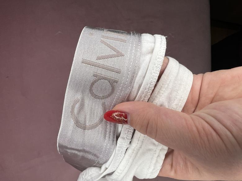 Getragener Calvin Klein String