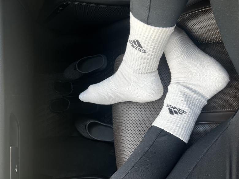 Durchgeschwitzte Tennissocken