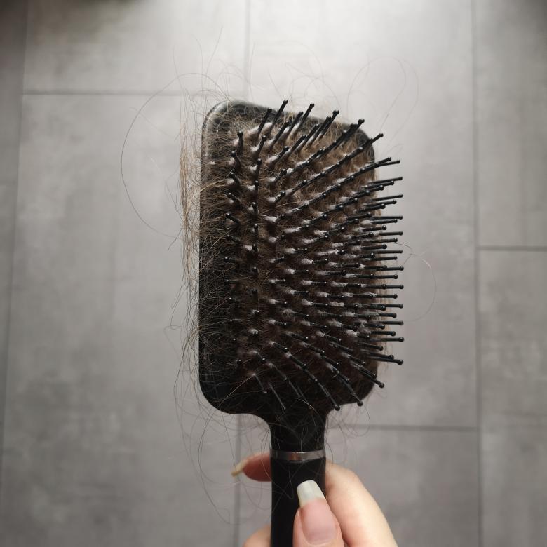 Haare aus meiner Bürste