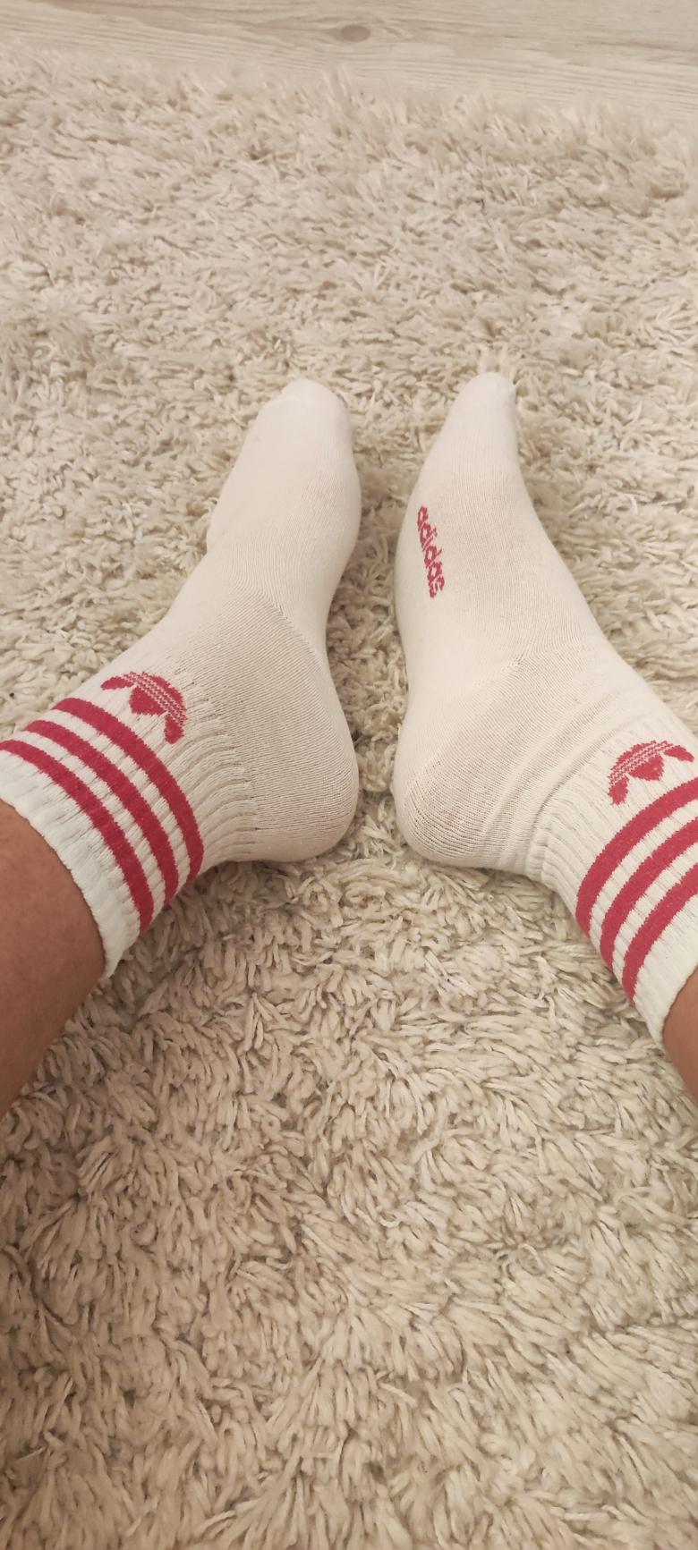 Getragene weiße Sportsocken von Adidas