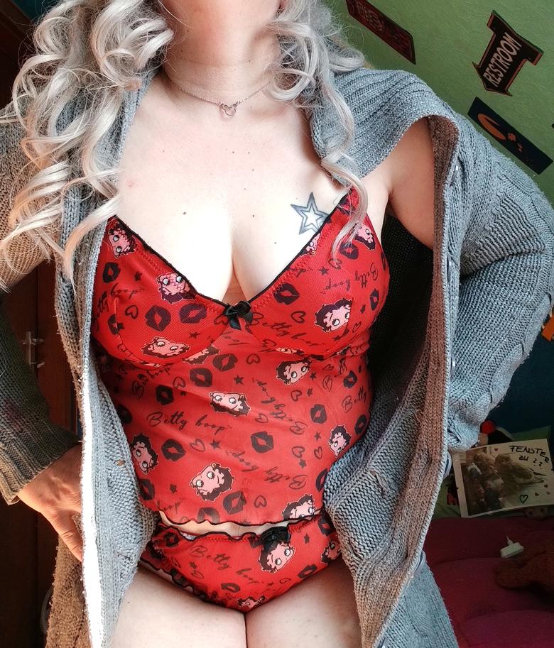 Sissi, du brauchst Schminke