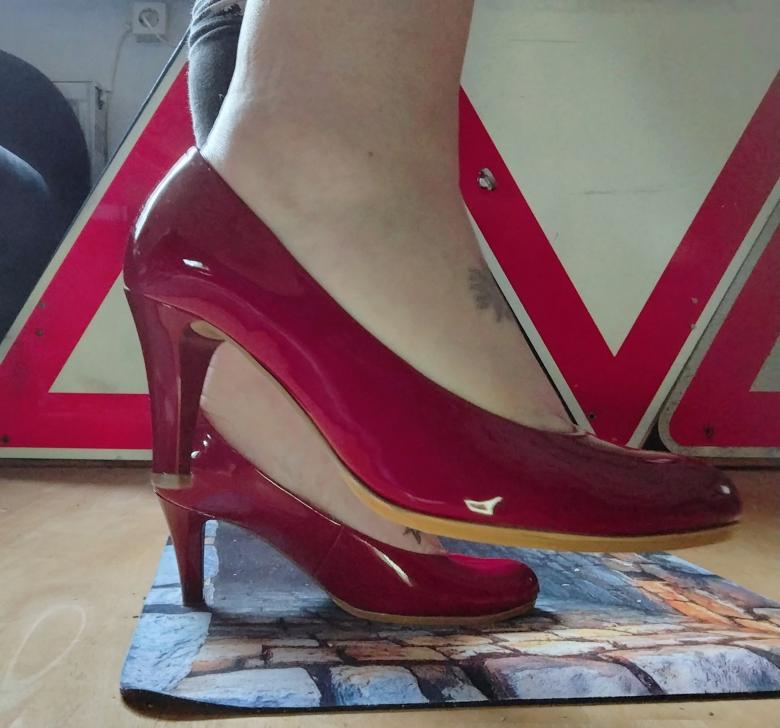 15 Fotos meiner Füße in 👠