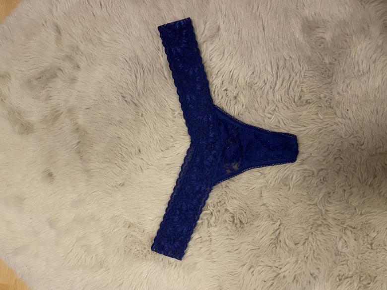 Slip getragen beim selbst befriedigen