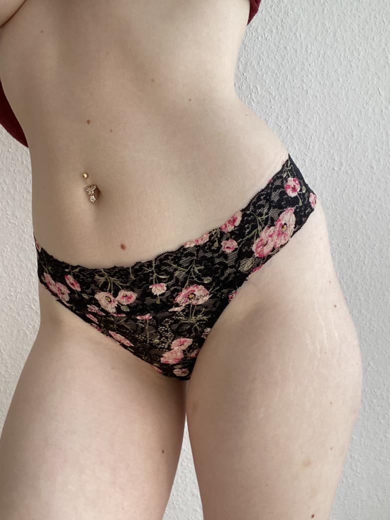 Tanga schwarz mit Spitze Gr. S