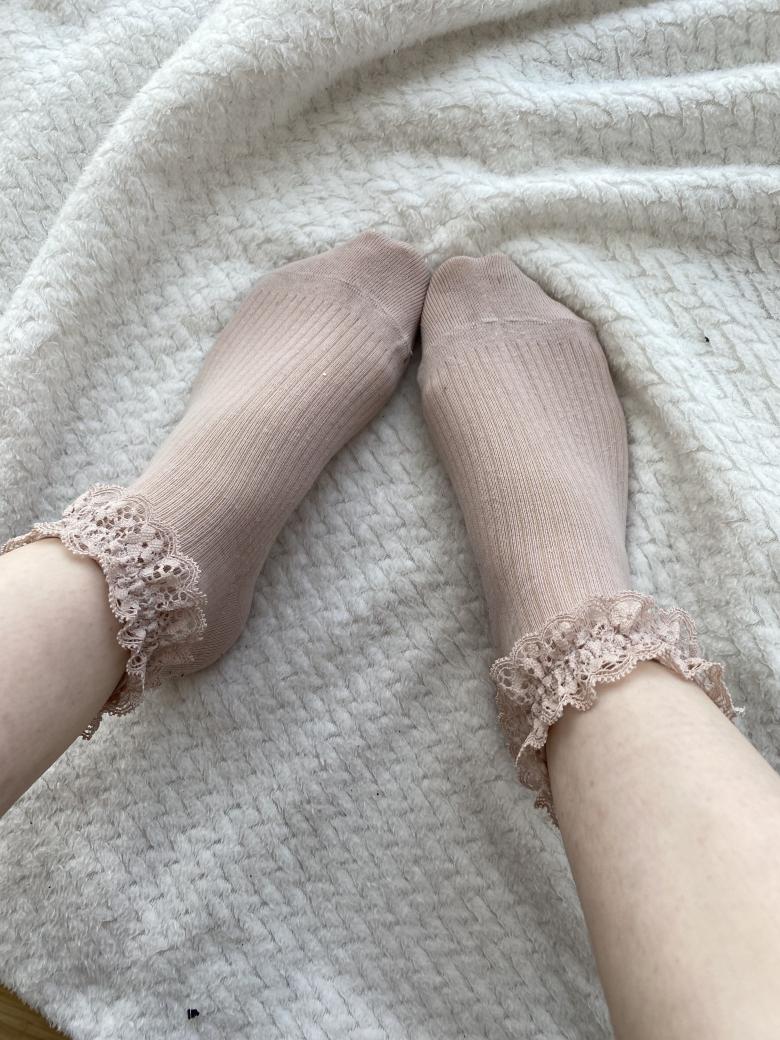 Süße Socken mit Rüschen in Rosa