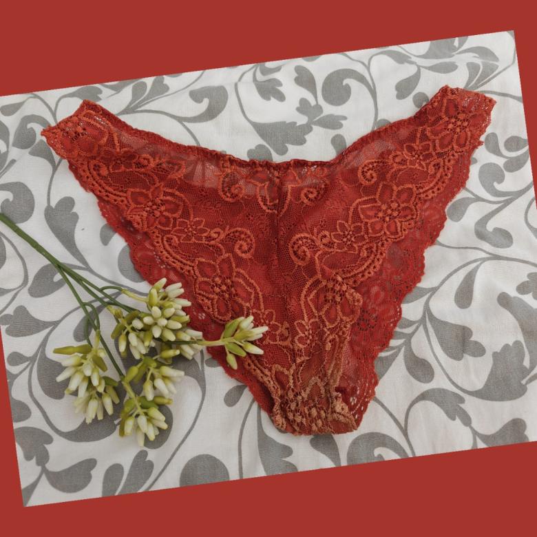 Oft getragener Spitzenslip