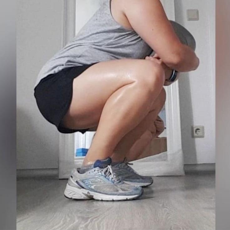 Verschwitzte Trainings-Schuhe