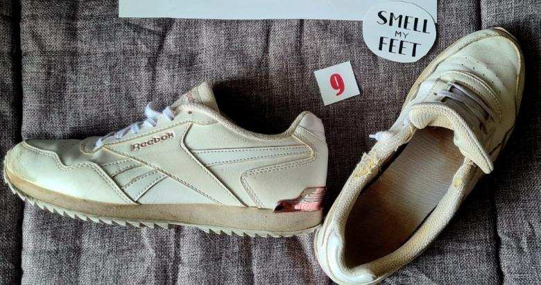 Getragene Sportschuhe