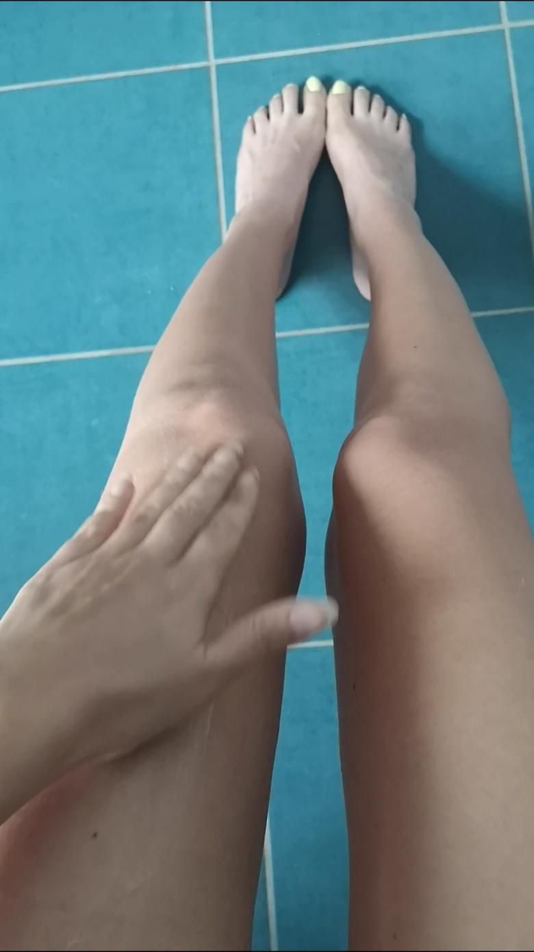 Ich creme meine Beine ein 💦