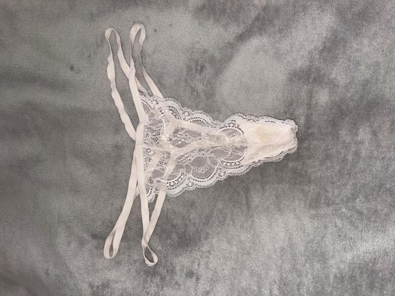 Tanga in Weiß mit Spitze
