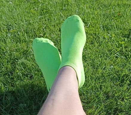 Grüne Sneacker Socken mit heißem Duft