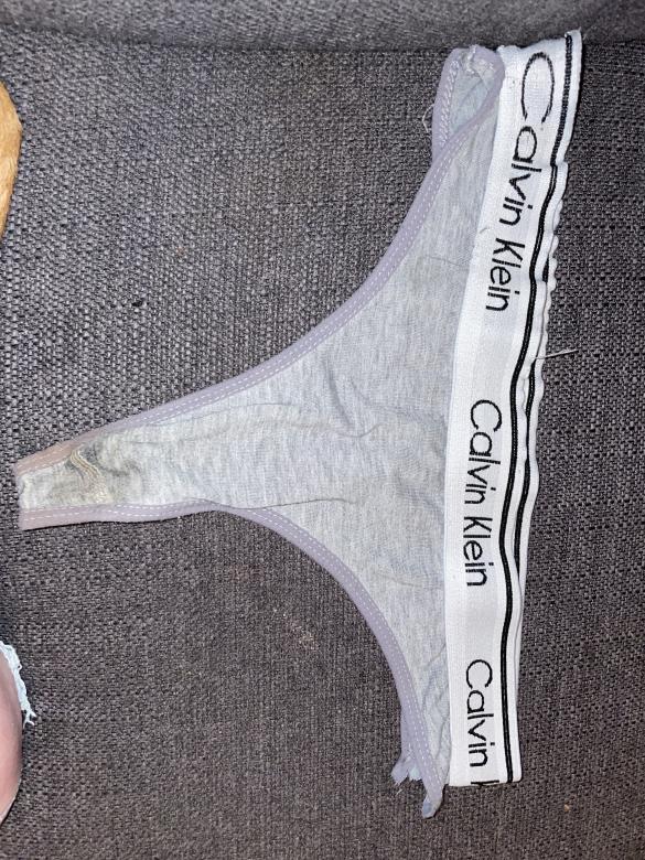 Schmutziger  Calvin Klein tanger