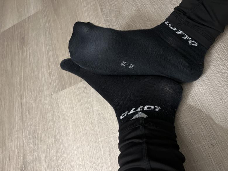 Vom Sport zu dir; getragene Socken