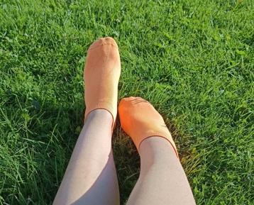 Orange Sneaker Söckchen mit heißem Duft